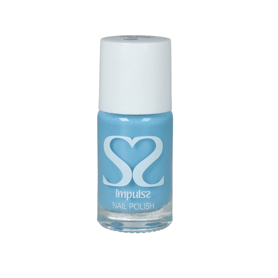 Impulss Nagellak Sky High in een helder blauwe kleur, verpakt in een glazen fles met witte dop.