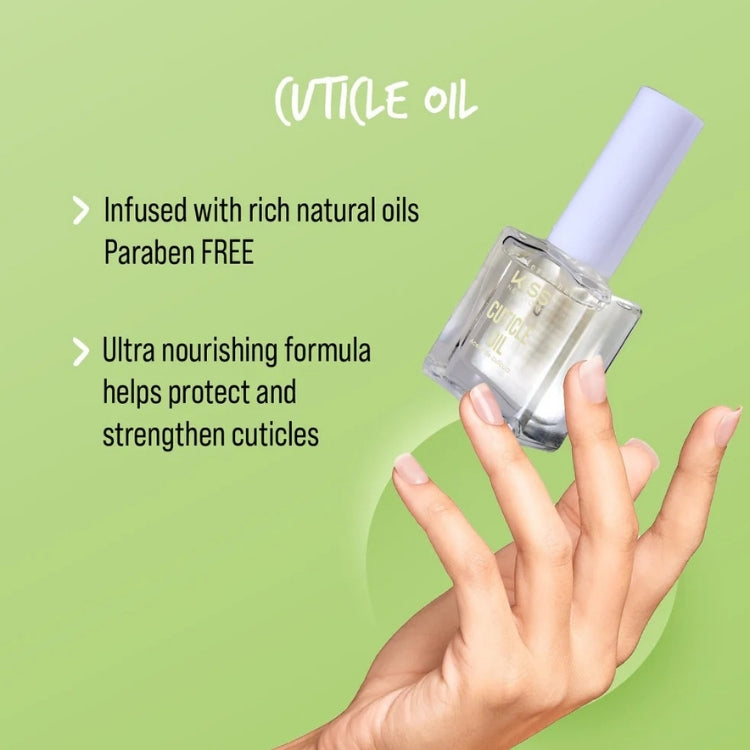 KISS Cuticle Oil in een transparante fles met een paarse dop, verrijkt met natuurlijke oliën voor sterke nagelriemen.