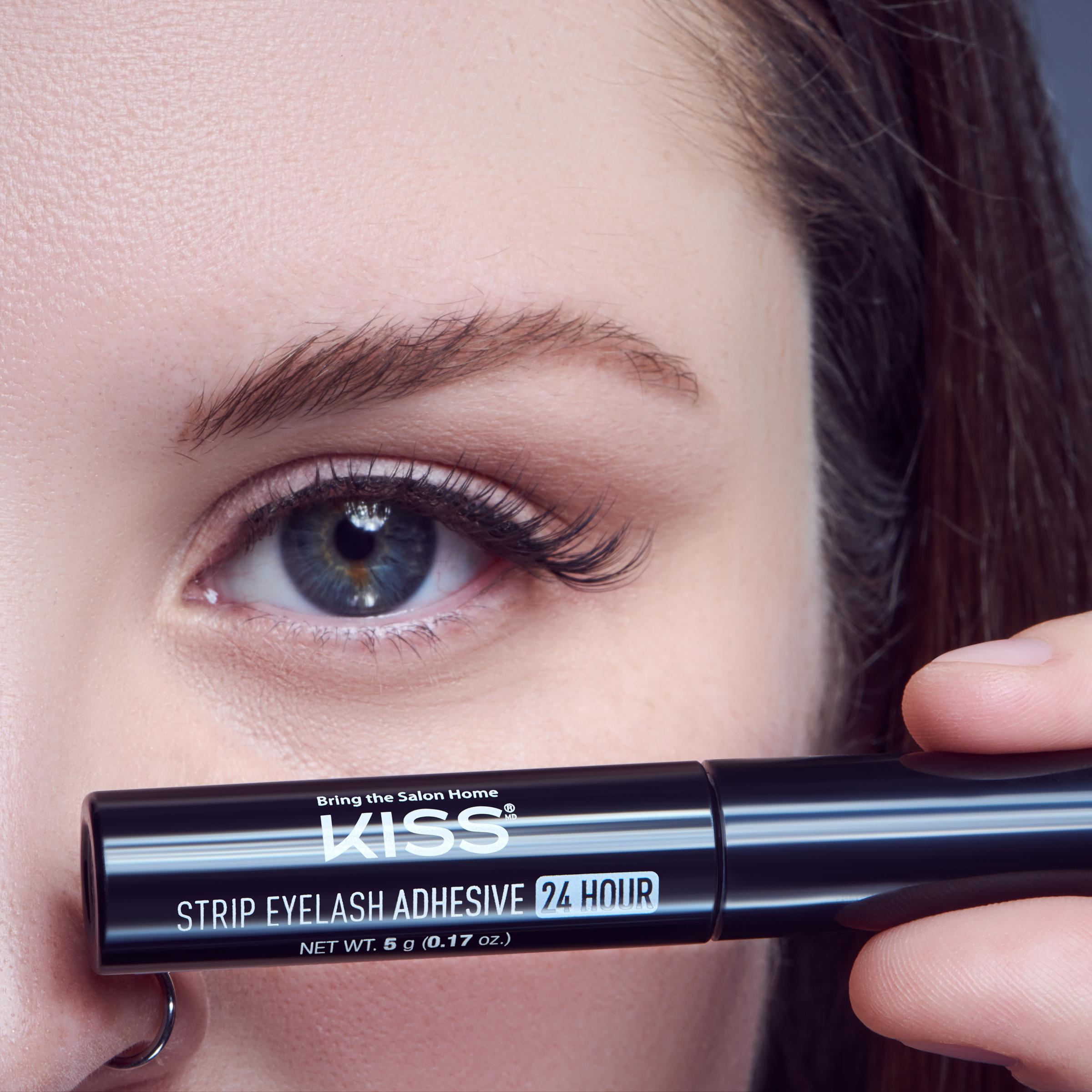 Wimperlijm Lash Glue - Clear in een zwarte tube, ideaal voor het bevestigen van wimpers met een sterke, heldere hechting.