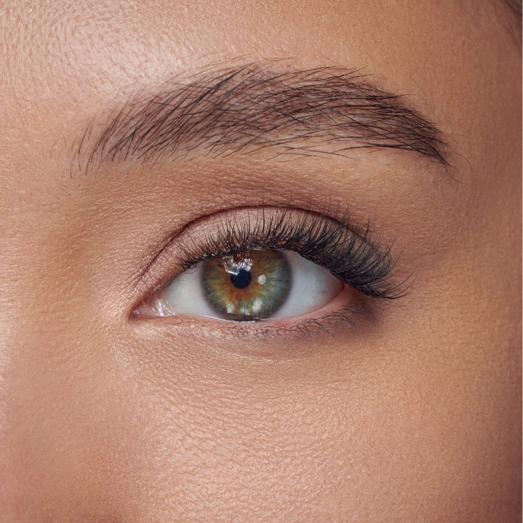 Lash Atelier Design Kit 6mm-14mm - Anime, bevat diverse wimpers voor een natuurlijke look, verpakt in een stijlvolle doos.
