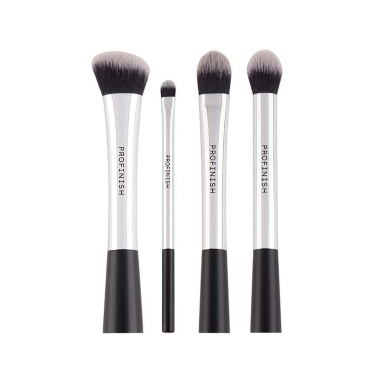 Sculpt & Contour Cosmetic Brushes van Profinish, vier stijlvolle make-upkwasten met zwarte en zilveren handvatten.
