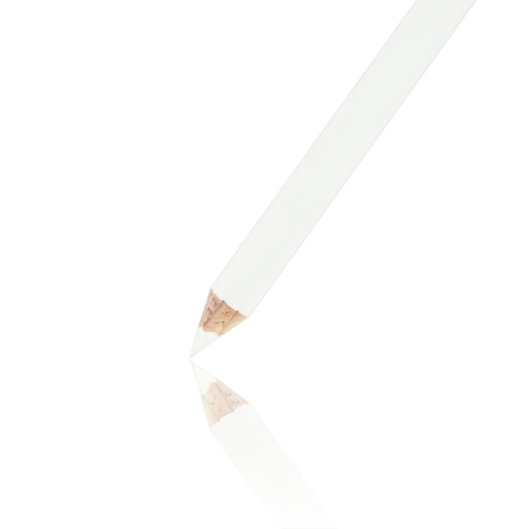 Kohl Eyeliner Precision Colour in wit, slanke potloodvorm met scherpe punt, ideaal voor nauwkeurige applicatie.