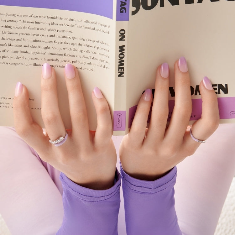imPRESS Color Nails - Take A Chance, lichtpaarse nagels in een elegante verpakking, perfect voor een trendy look.