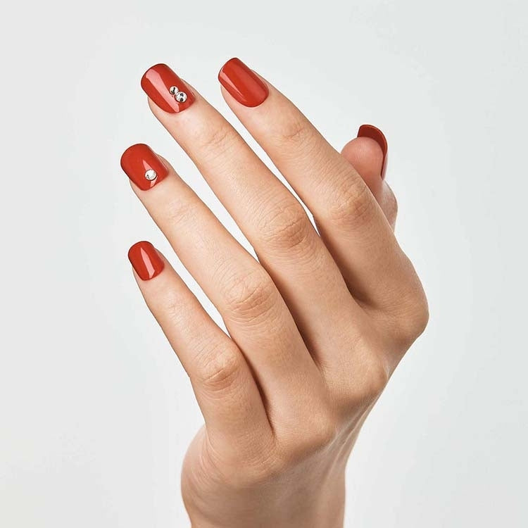 imPRESS Nails - Kill Heels, stijlvolle rode nagels met strass steentjes, perfect voor een glamoureuze look.