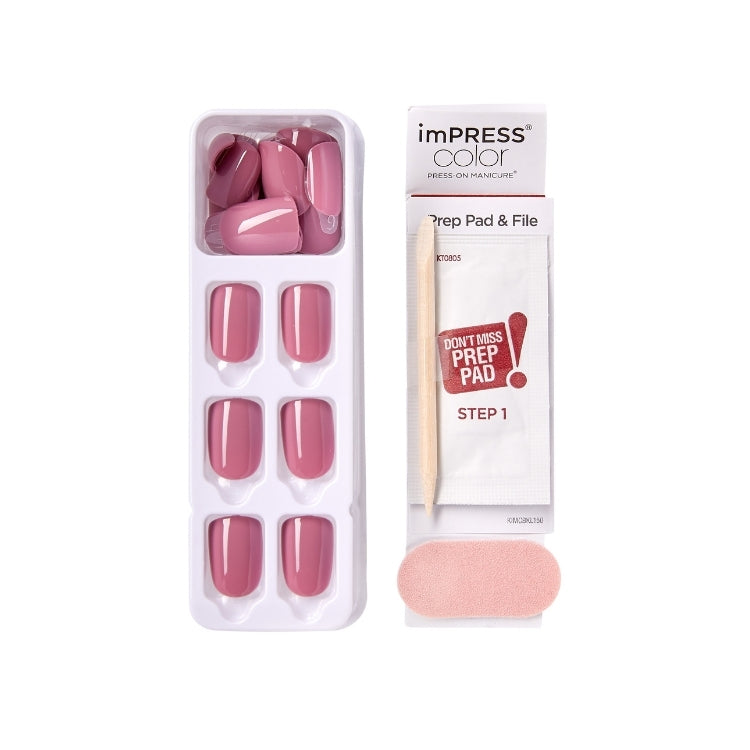 imPRESS Color - Petal Pink, set van nagels in zachtroze tint met bijbehorende prep pad en vijl in verpakking.