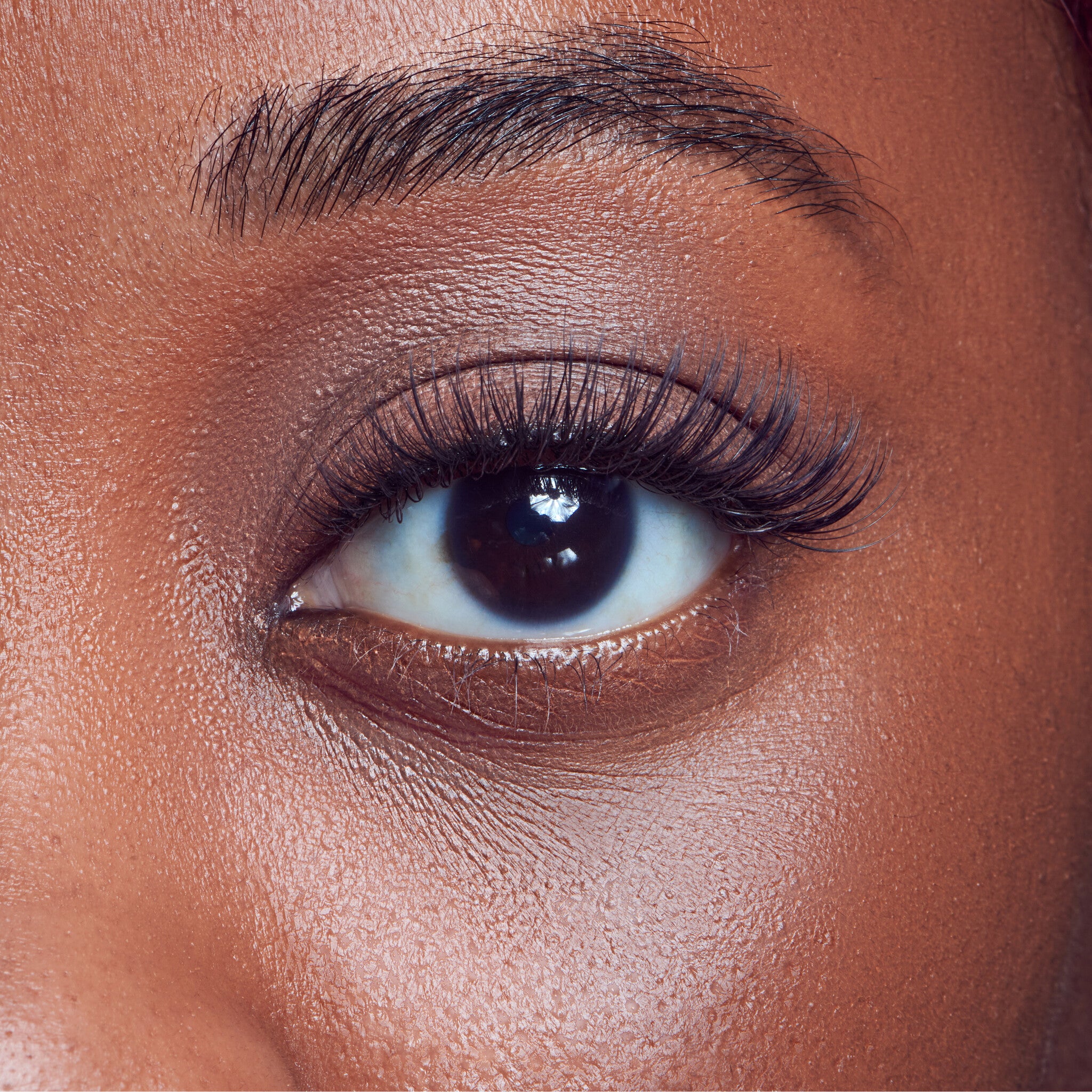 Kiss Bare Collection - KAR04C, natuurlijke wimpers in een elegante verpakking, perfect voor een subtiele look.