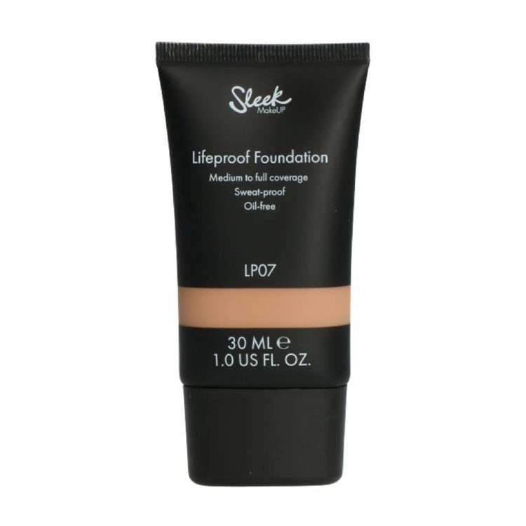 Lifeproof Foundation LP07 van Sleek, een olie-vrije foundation in een zwarte tube met medium tot volledige dekking.