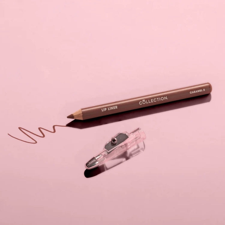 Lip Liner with Sharpener in caramelkleur, met een scherpe punt en een transparante slijper. Perfect voor een nauwkeurige l...